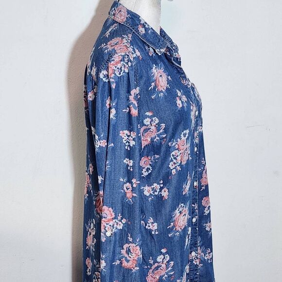 Cato Blue and Pink Floral Chambray Button Down Tunic Shirt Size Medium - Picture 6 of 10